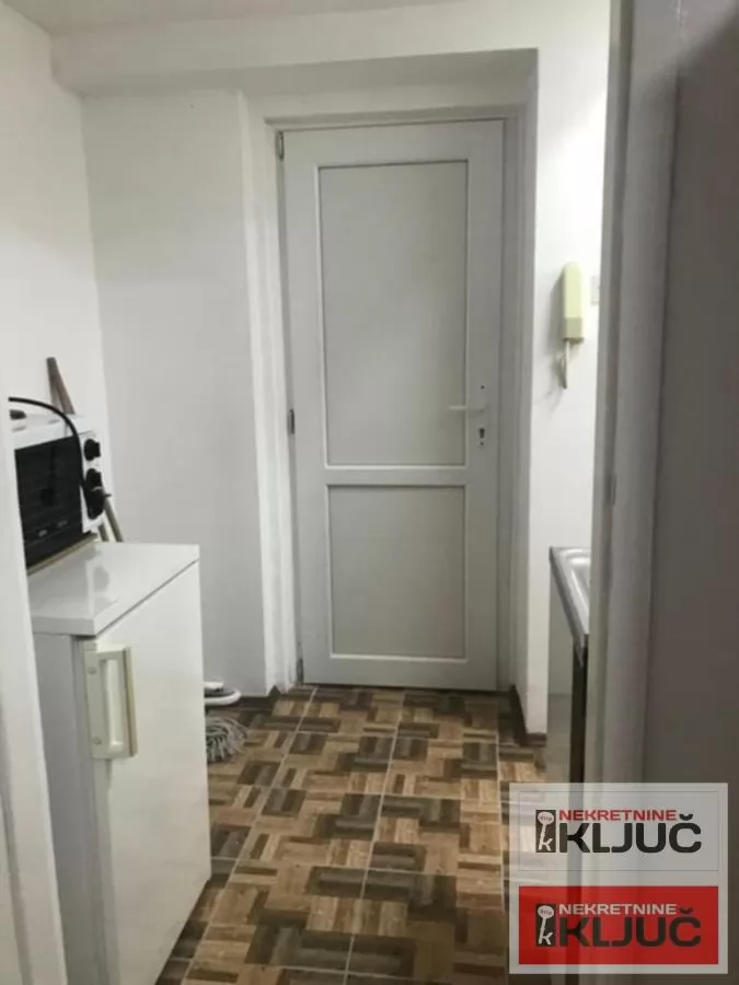 Garsonjera na Podbari, Novi Sad, 24 m², 4. sprat 4