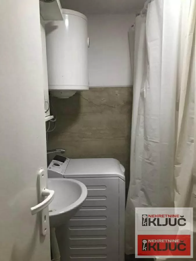 Garsonjera na Podbari, Novi Sad, 24 m², 4. sprat 9