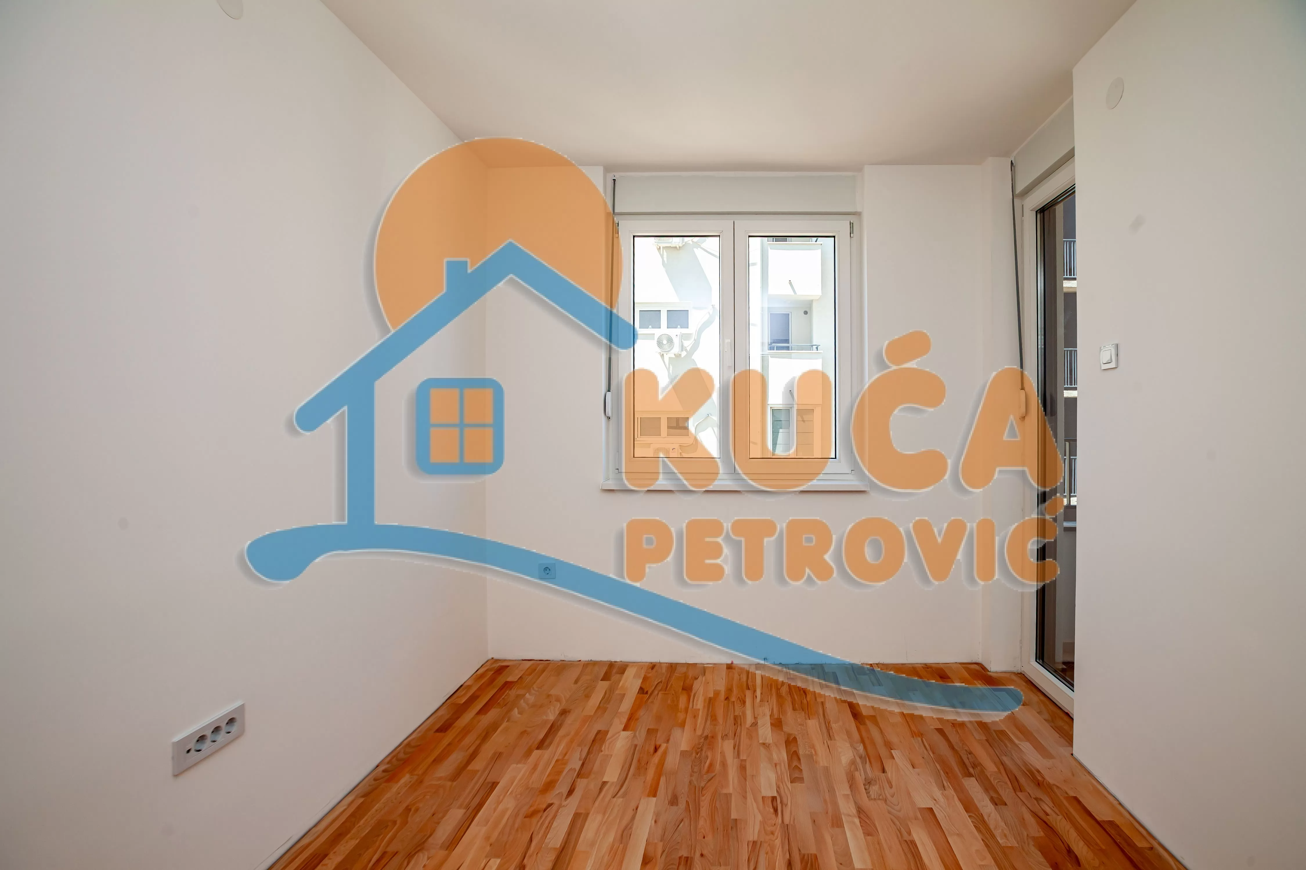 Trosoban stan, 76.5 m2, Pantelej, Gornjomatejevačka ID: p-016904 11
