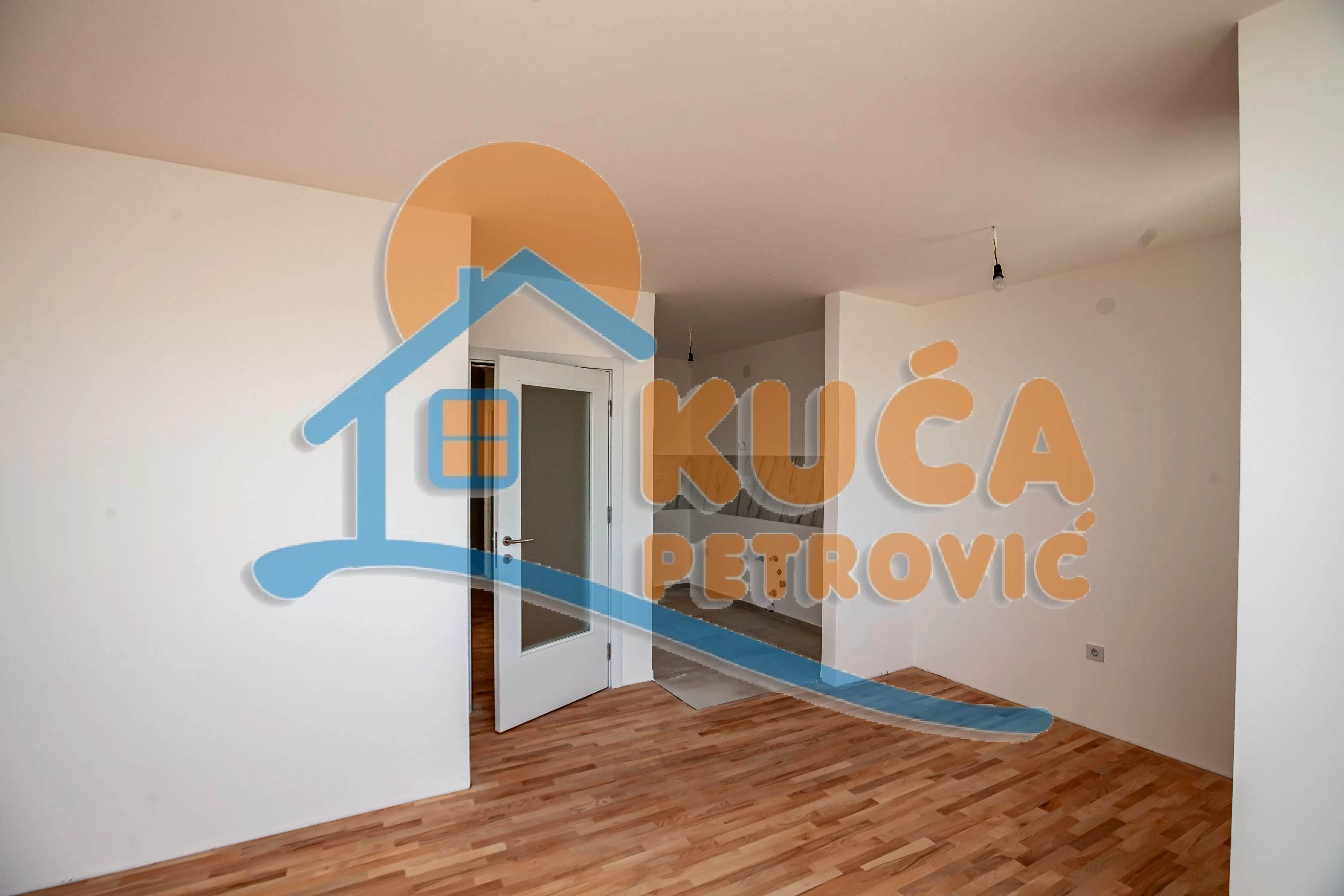 Trosoban stan, 76.5 m2, Pantelej, Gornjomatejevačka ID: p-016904 4
