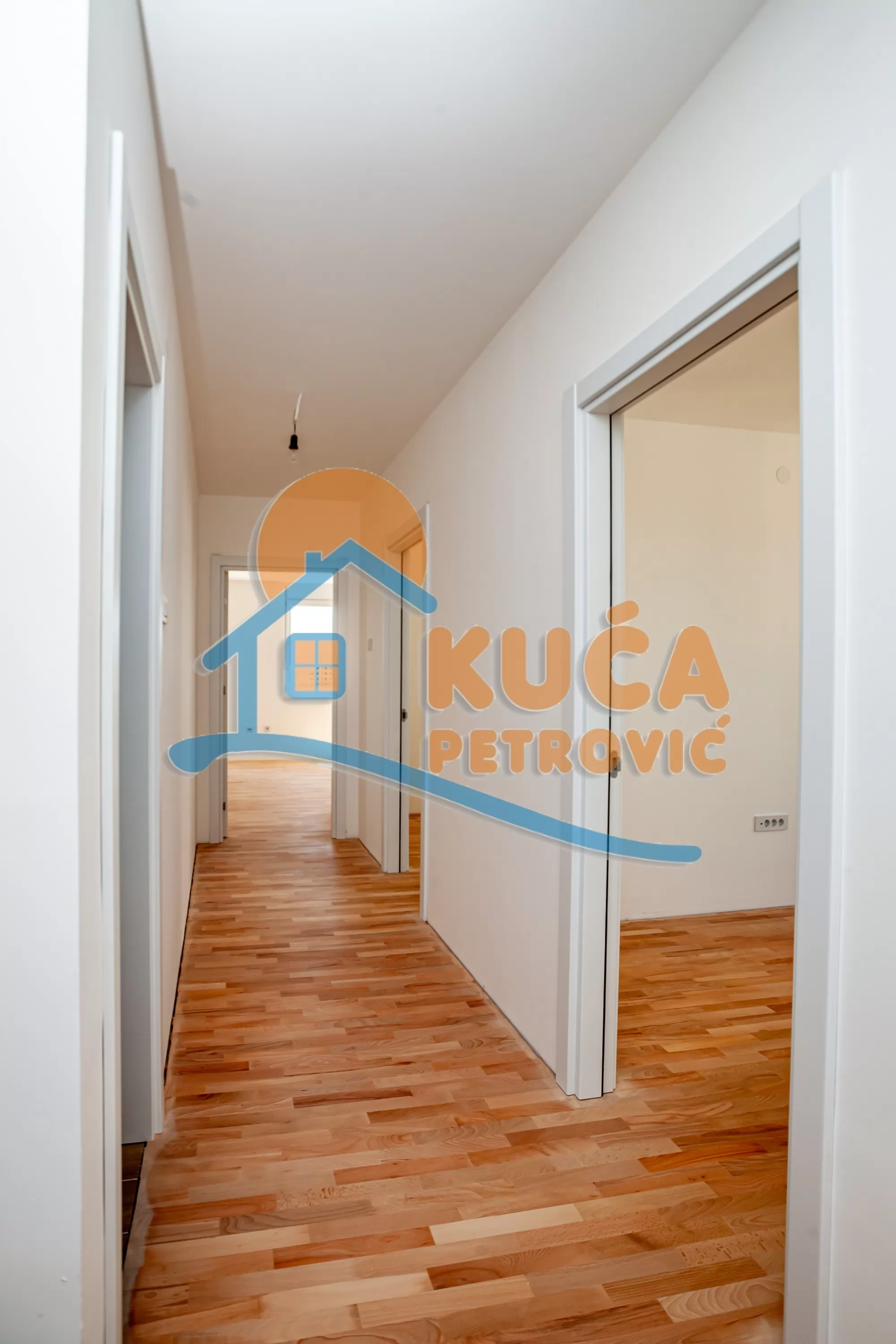 Trosoban stan, 76.5 m2, Pantelej, Gornjomatejevačka ID: p-016904 8