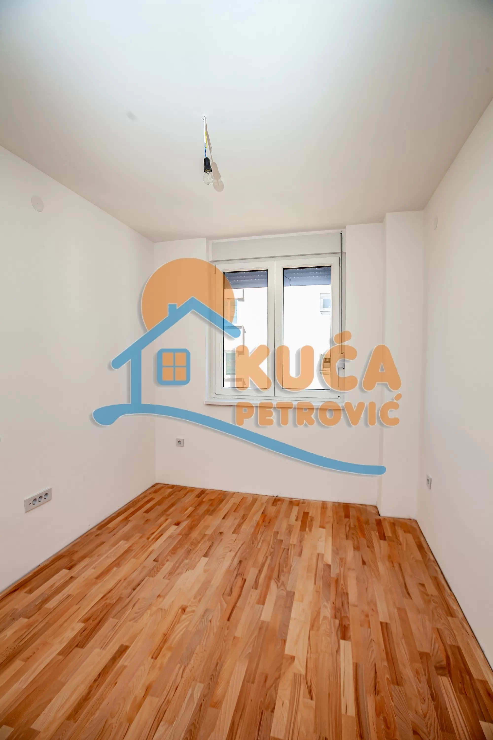 Trosoban stan, 76.5 m2, Pantelej, Gornjomatejevačka ID: p-016904 9