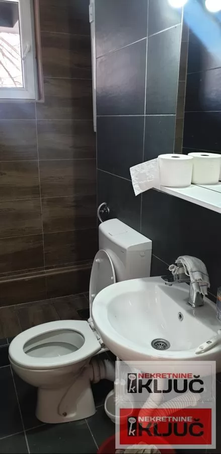 BULEVAR IZDAJE SE DVOSOBAN STAN ZA STANOVANJE ILI POSLOVNE DELATNOSTI 12
