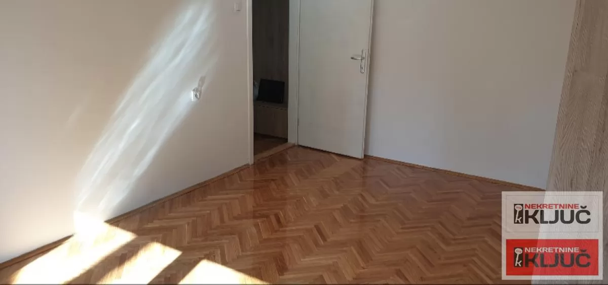 BULEVAR IZDAJE SE DVOSOBAN STAN ZA STANOVANJE ILI POSLOVNE DELATNOSTI 6