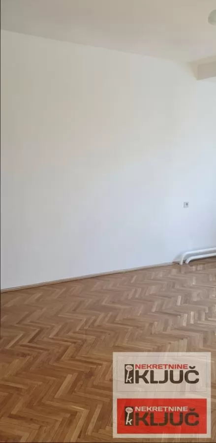 BULEVAR IZDAJE SE DVOSOBAN STAN ZA STANOVANJE ILI POSLOVNE DELATNOSTI 8