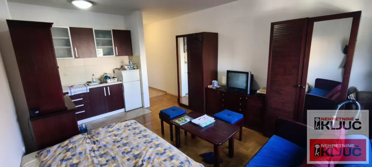 Garsonjera u Grbavici, Novi Sad, 27 m², 1. sprat 3