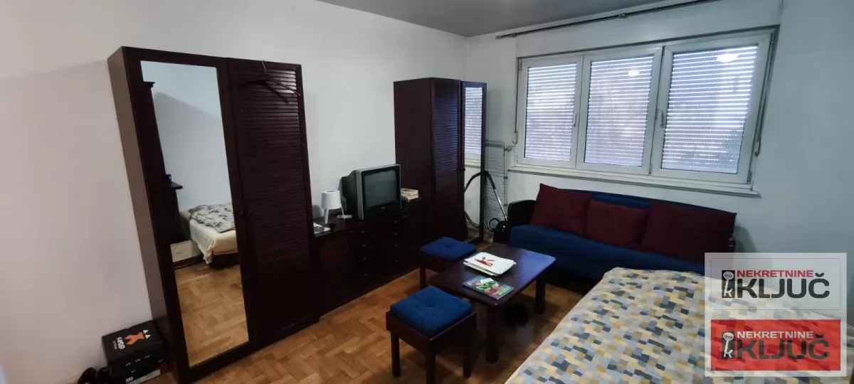 Garsonjera u Grbavici, Novi Sad, 27 m², 1. sprat 4