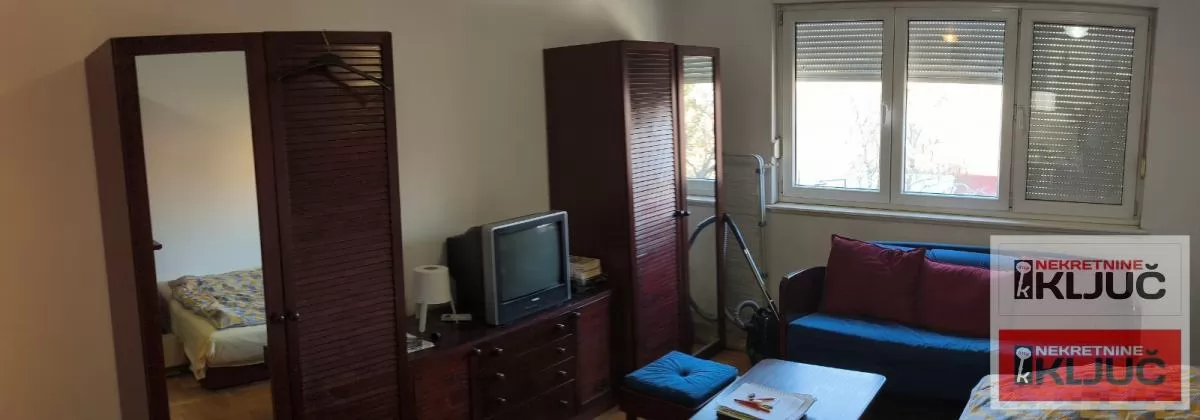 Garsonjera u Grbavici, Novi Sad, 27 m², 1. sprat 9