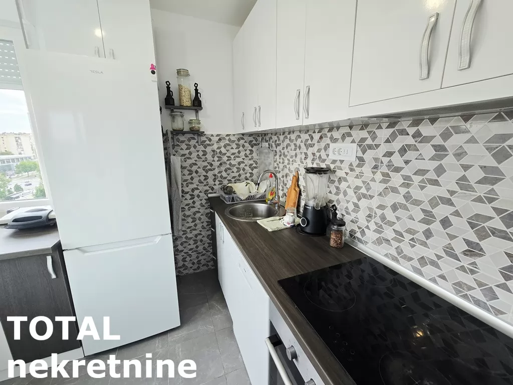 Stan,NOVI SAD,BULEVAR,kv: 76.00, € 220000, ID: 1102857 8
