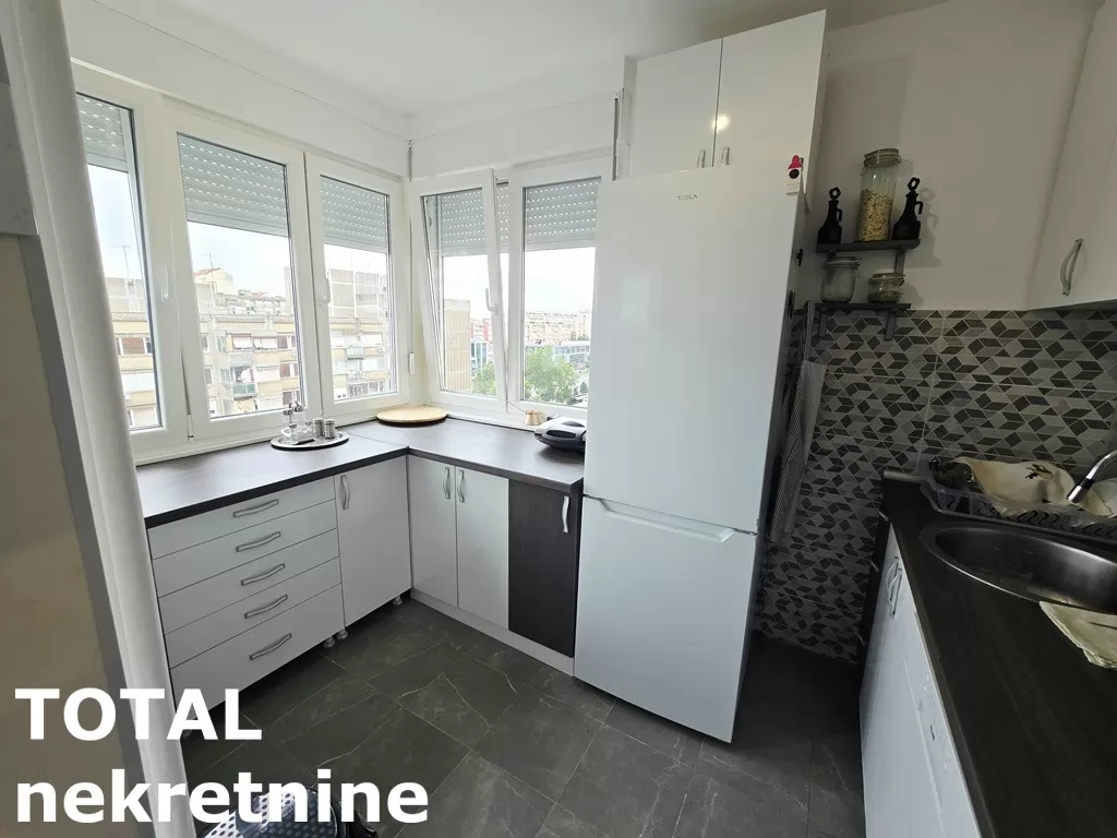 Stan,NOVI SAD,BULEVAR,kv: 76.00, € 220000, ID: 1102857 9