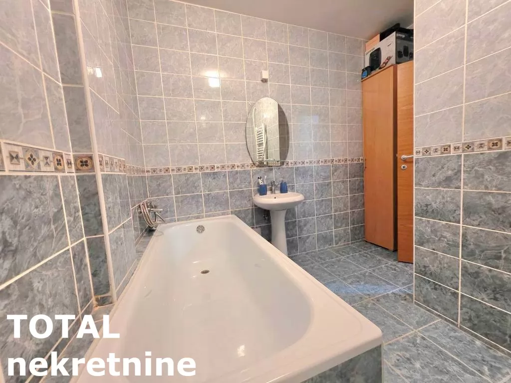 Stan,NOVI SAD,NOVA DETELINARA,kv: 81.00, € 194400, ID: 1102622 21