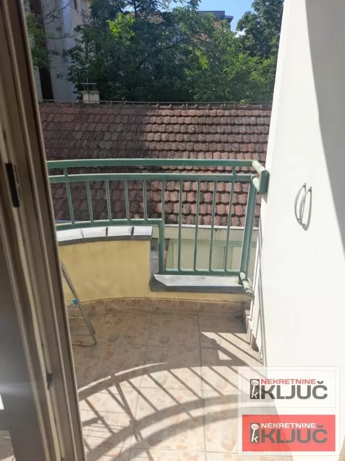 Garsonjera na Grbavici, 29 m², 2. sprat 3