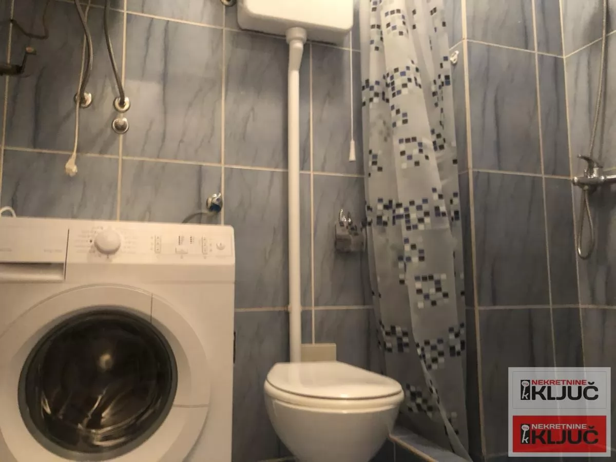 Jednosoban stan 28 m², Socijalno, Novi Sad, 1. sprat 10