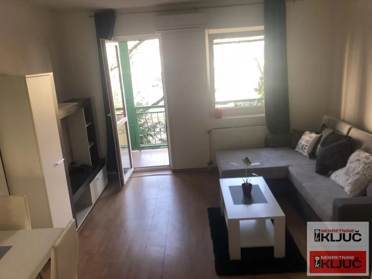 Jednosoban stan 28 m², Socijalno, Novi Sad, 1. sprat 2