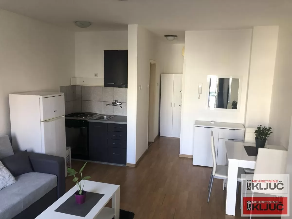 Jednosoban stan 28 m², Socijalno, Novi Sad, 1. sprat 3