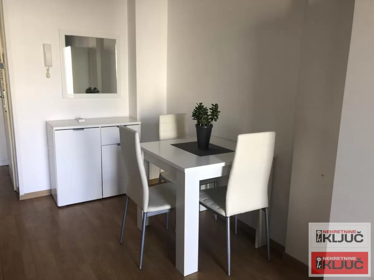 Jednosoban stan 28 m², Socijalno, Novi Sad, 1. sprat 4