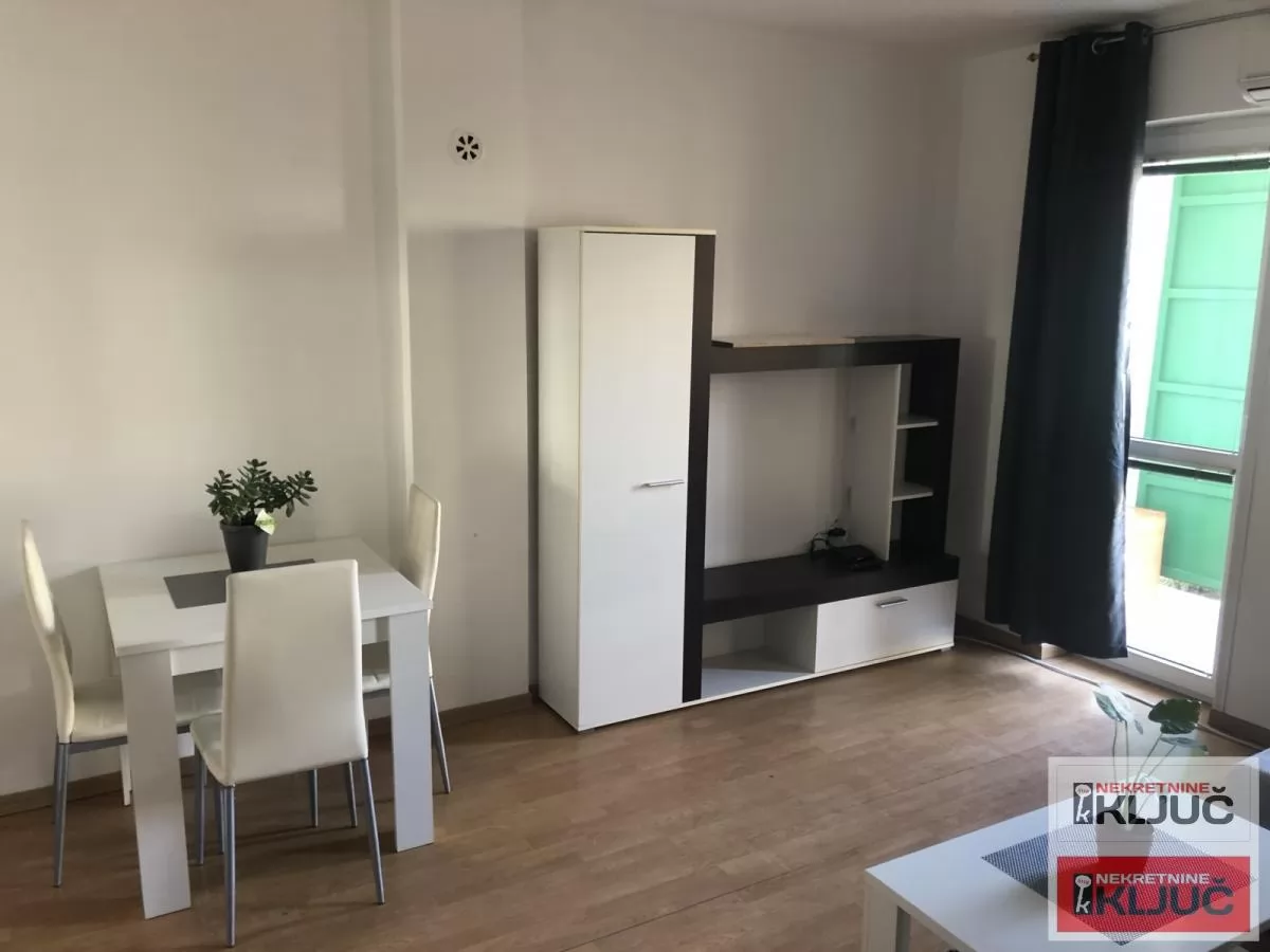 Jednosoban stan 28 m², Socijalno, Novi Sad, 1. sprat 8