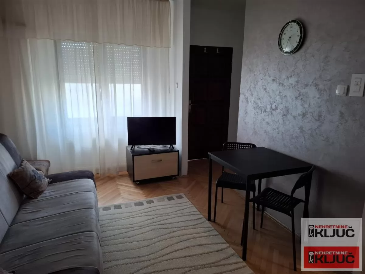 Garsonjera 20 m², Bulevar Oslobođenja, Novi Sad, 3. sprat 1