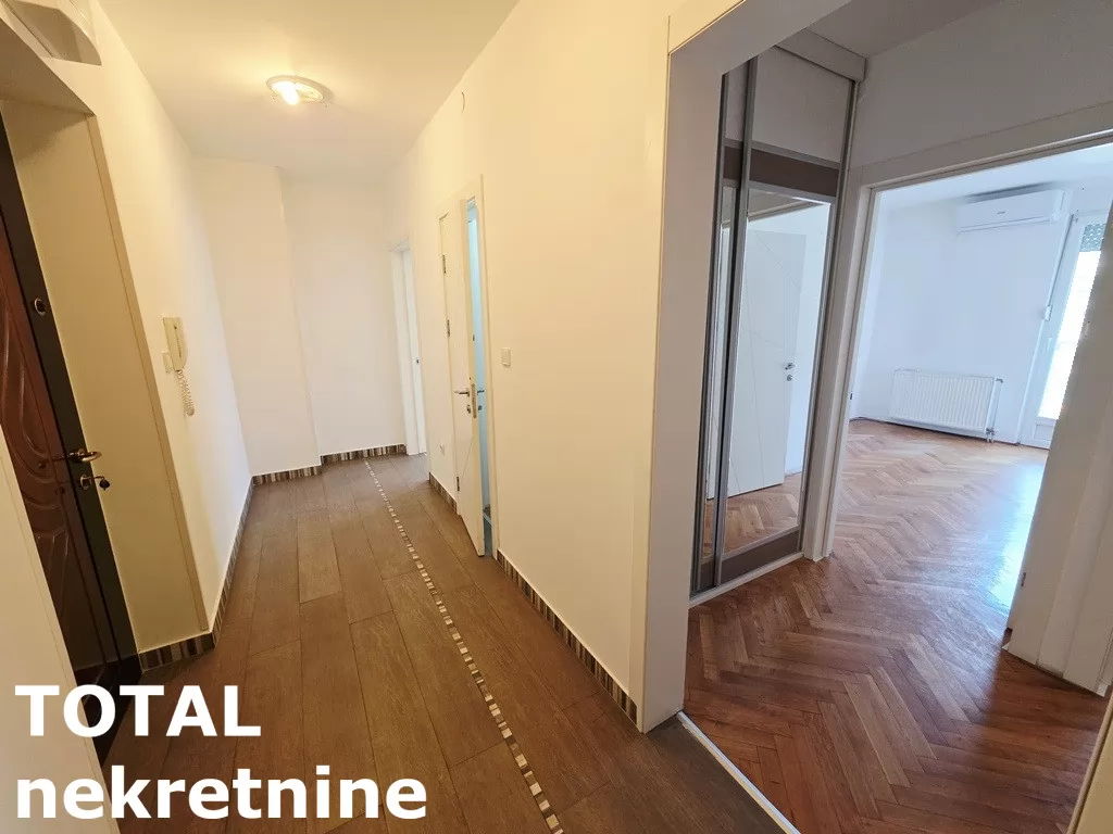 Stan,NOVI SAD,BULEVAR,kv: 83.00, € 215800, ID: 1102871 9