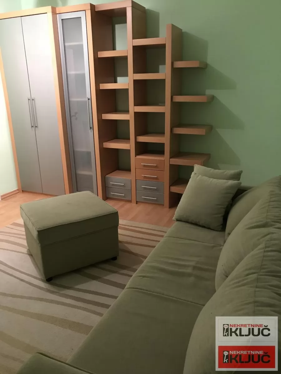 CENTAR IZDAJE SE JEDNOIPOSOBAN NAMEŠTEN STAN 2
