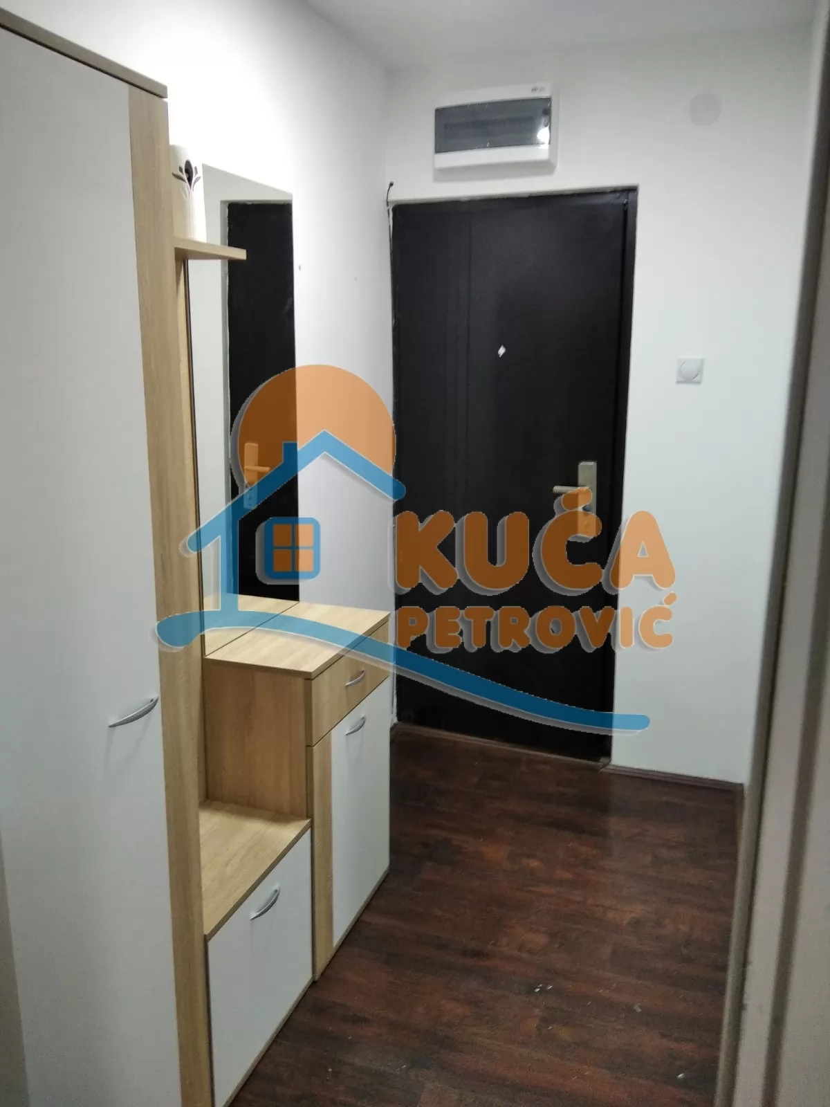 Dvosoban stan, 60 m2, Filozofski fakultet, Kralja Stefana Prvovenčanog ID: i-07428 13