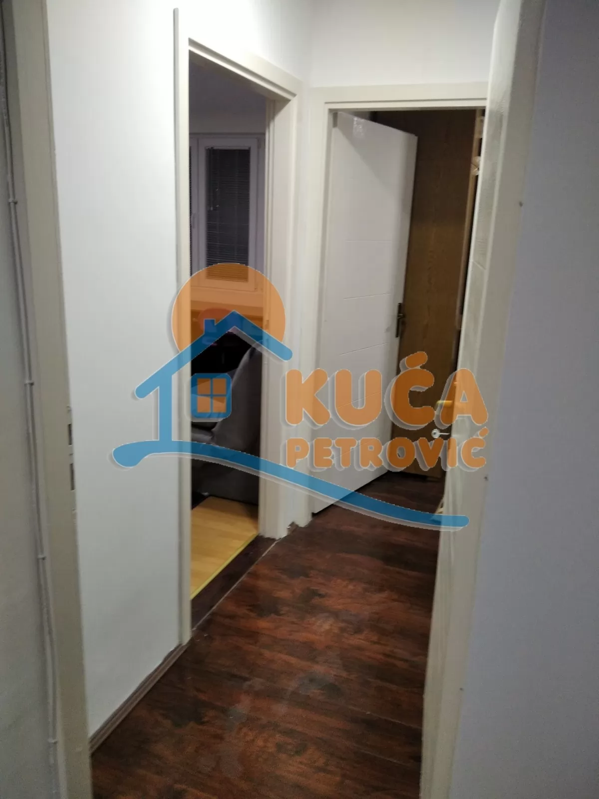 Dvosoban stan, 60 m2, Filozofski fakultet, Kralja Stefana Prvovenčanog ID: i-07428 15
