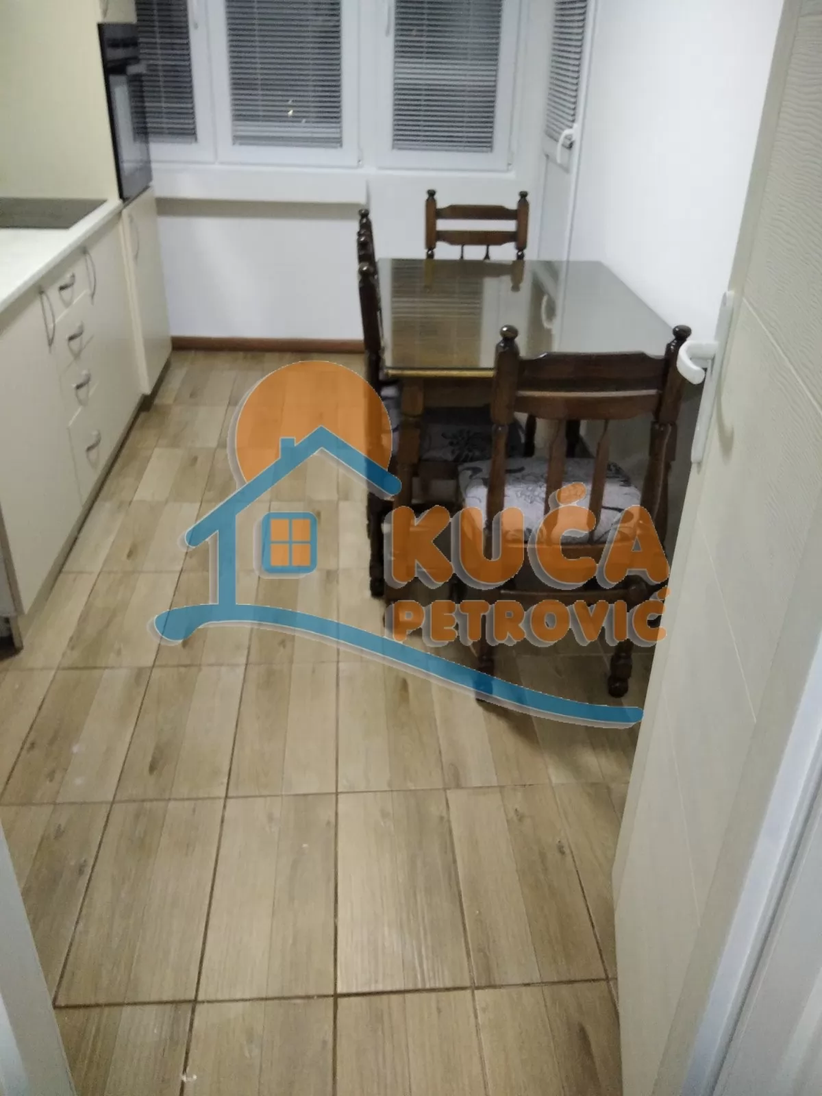 Dvosoban stan, 60 m2, Filozofski fakultet, Kralja Stefana Prvovenčanog ID: i-07428 5