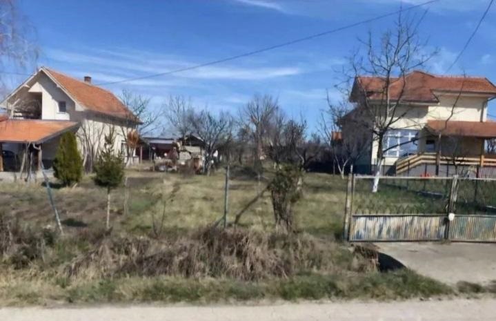 Plac top lokacija Voda struja temelj 1 1 1