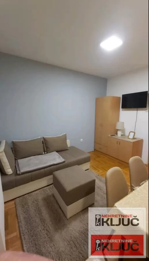PODBARA IZDAJE SE NAMEŠTENA GARSONJERA 2