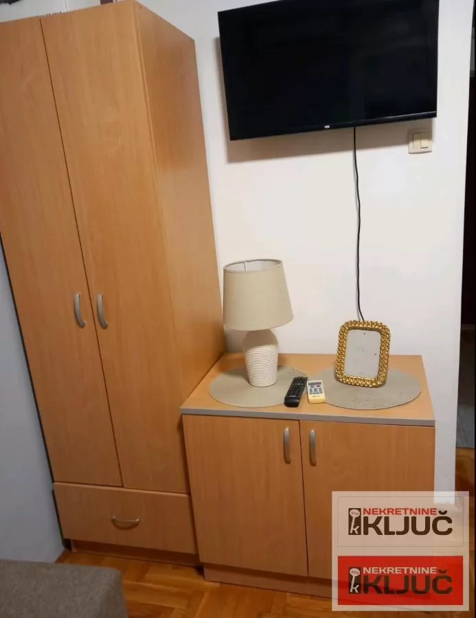 PODBARA IZDAJE SE NAMEŠTENA GARSONJERA 8