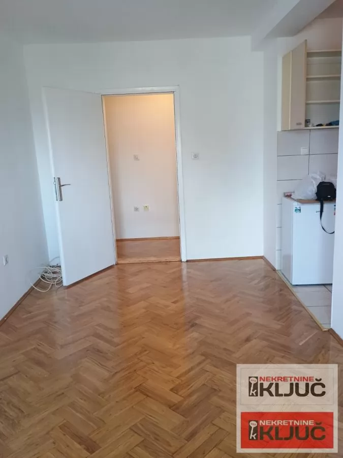 Dvosoban stan 35 m², Centar, Novi Sad, 2. sprat 3
