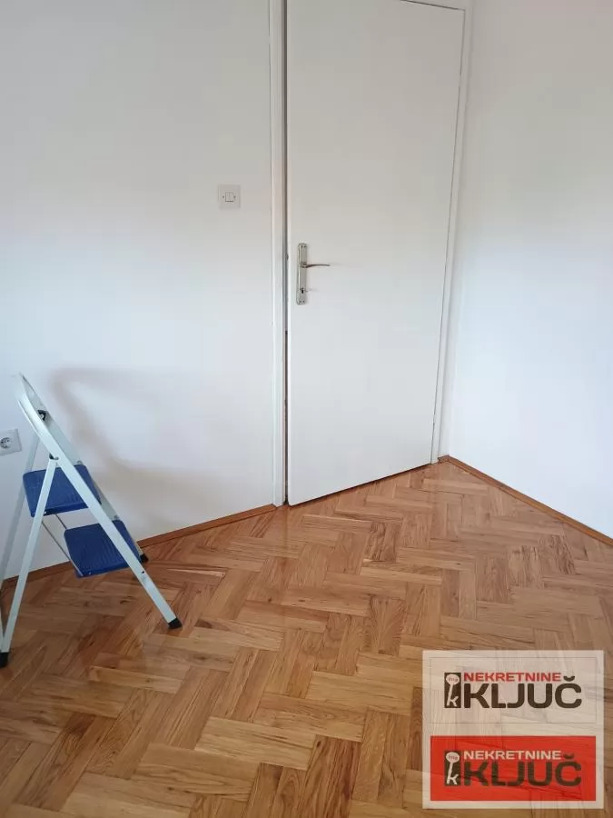 Dvosoban stan 35 m², Centar, Novi Sad, 2. sprat 4