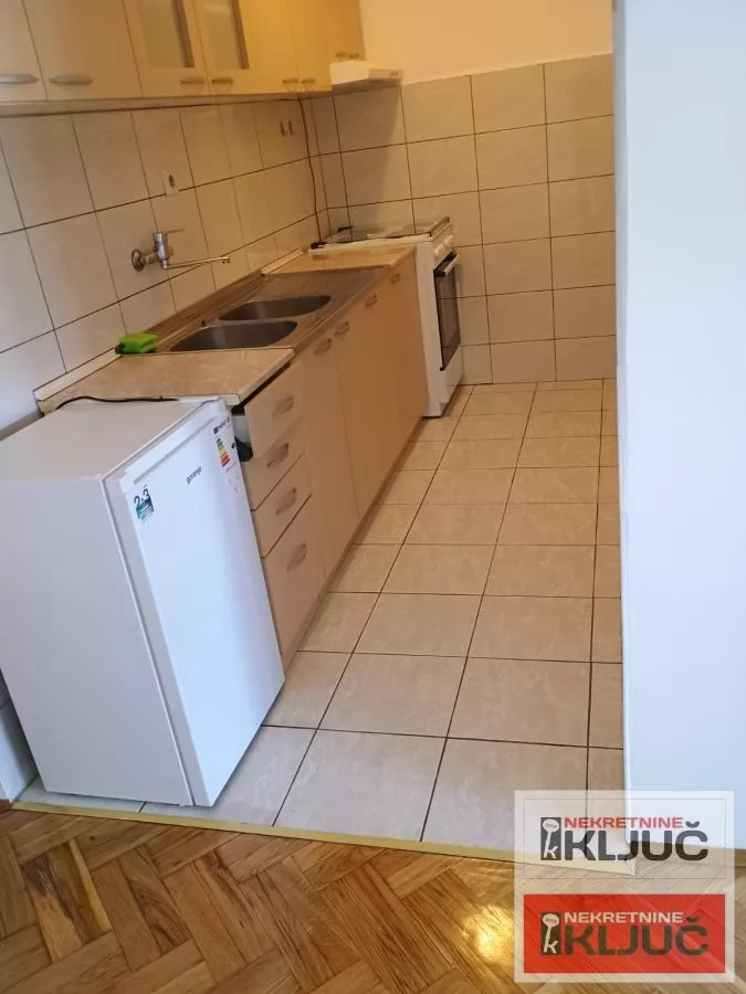 Dvosoban stan 35 m², Centar, Novi Sad, 2. sprat 5