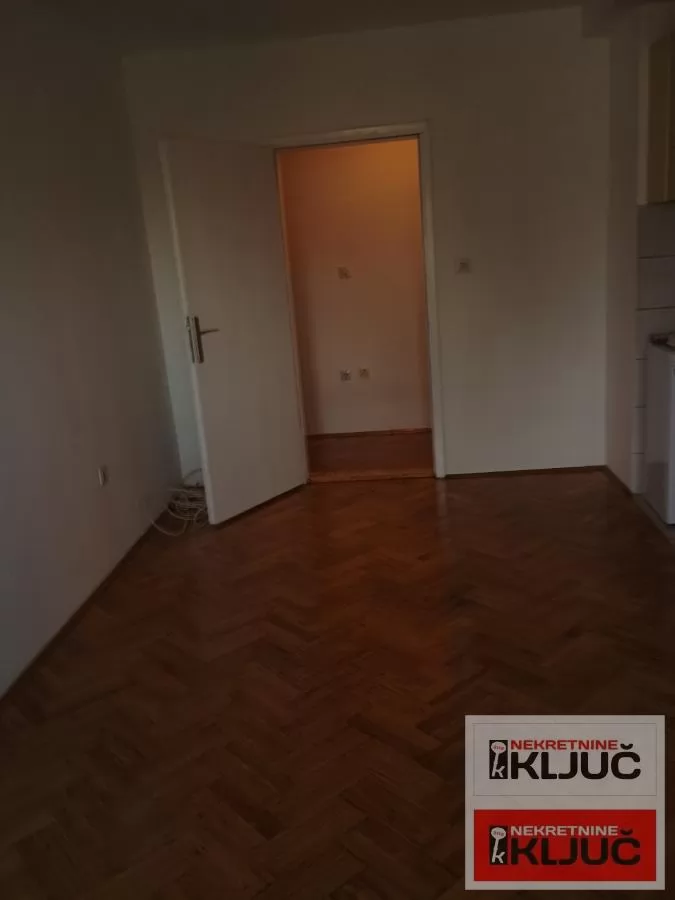 Dvosoban stan 35 m², Centar, Novi Sad, 2. sprat 6