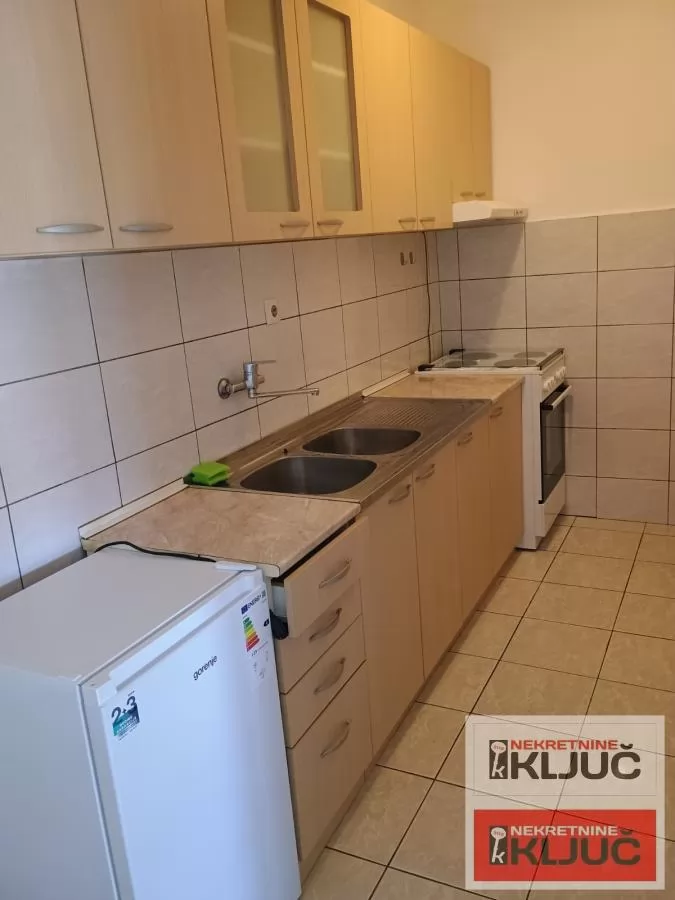 Dvosoban stan 35 m², Centar, Novi Sad, 2. sprat 7