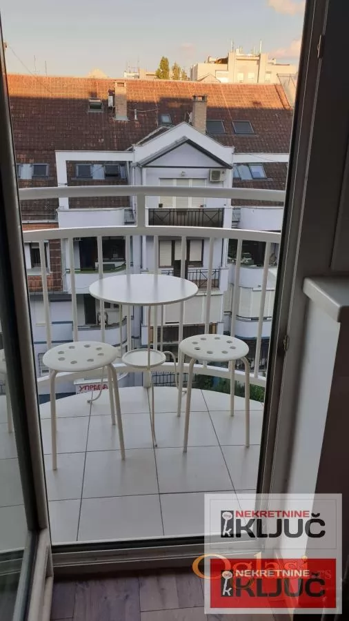 Garsonjera 26 m², Grbavica, Novi Sad, 4. sprat 8
