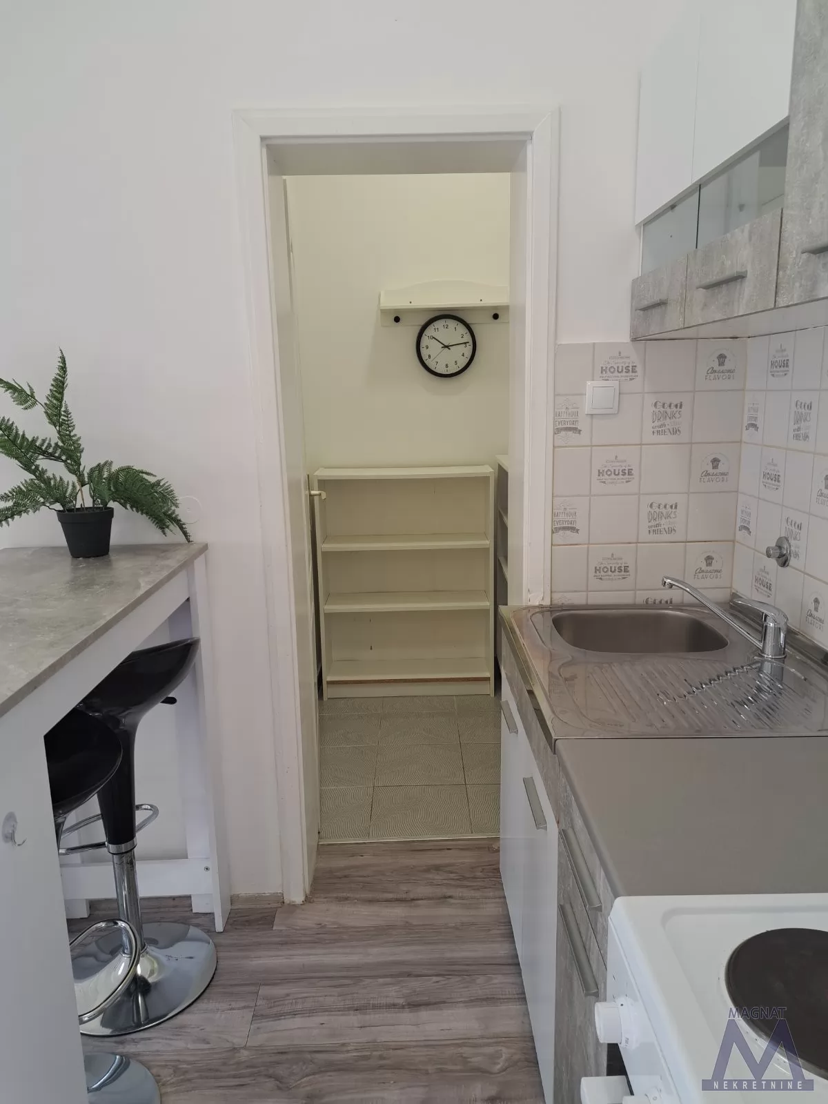 Stan,NOVI SAD,BULEVAR,kv: 71, € 204800, ID: 1019407 4