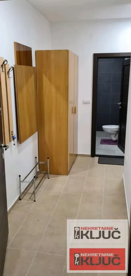 TELEP IZDAJE SE NAMEŠTENA GARSONJERA 4
