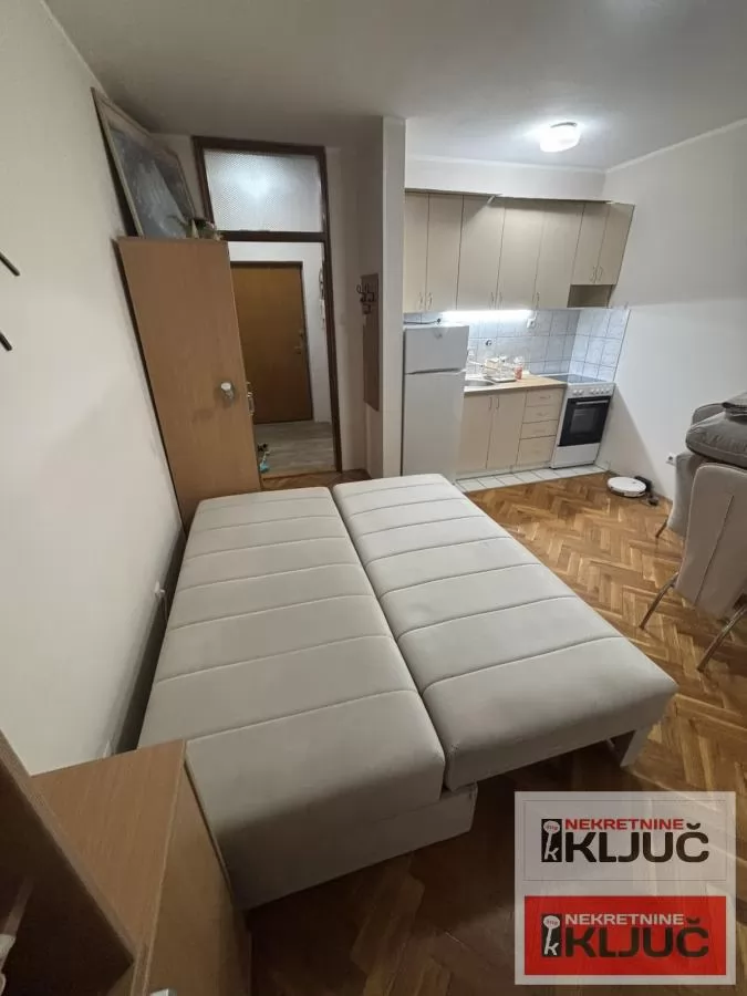 Garsonjera u centru Novog Sada, 25 m², 1. sprat 3
