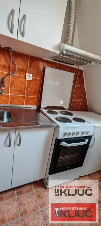 Jednoiposoban stan 33 m², Socijalno, Novi Sad, 5. sprat 3