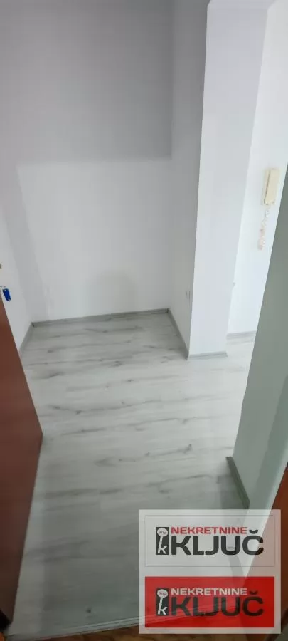 Jednoiposoban stan 33 m², Socijalno, Novi Sad, 5. sprat 7