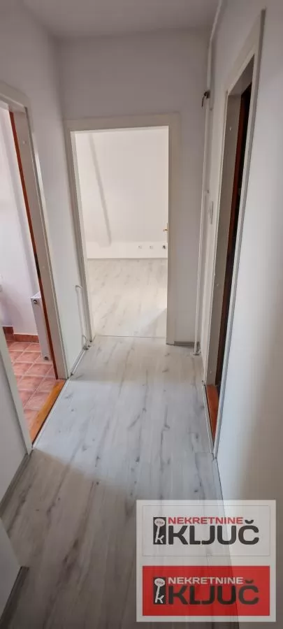 Jednoiposoban stan 33 m², Socijalno, Novi Sad, 5. sprat 8