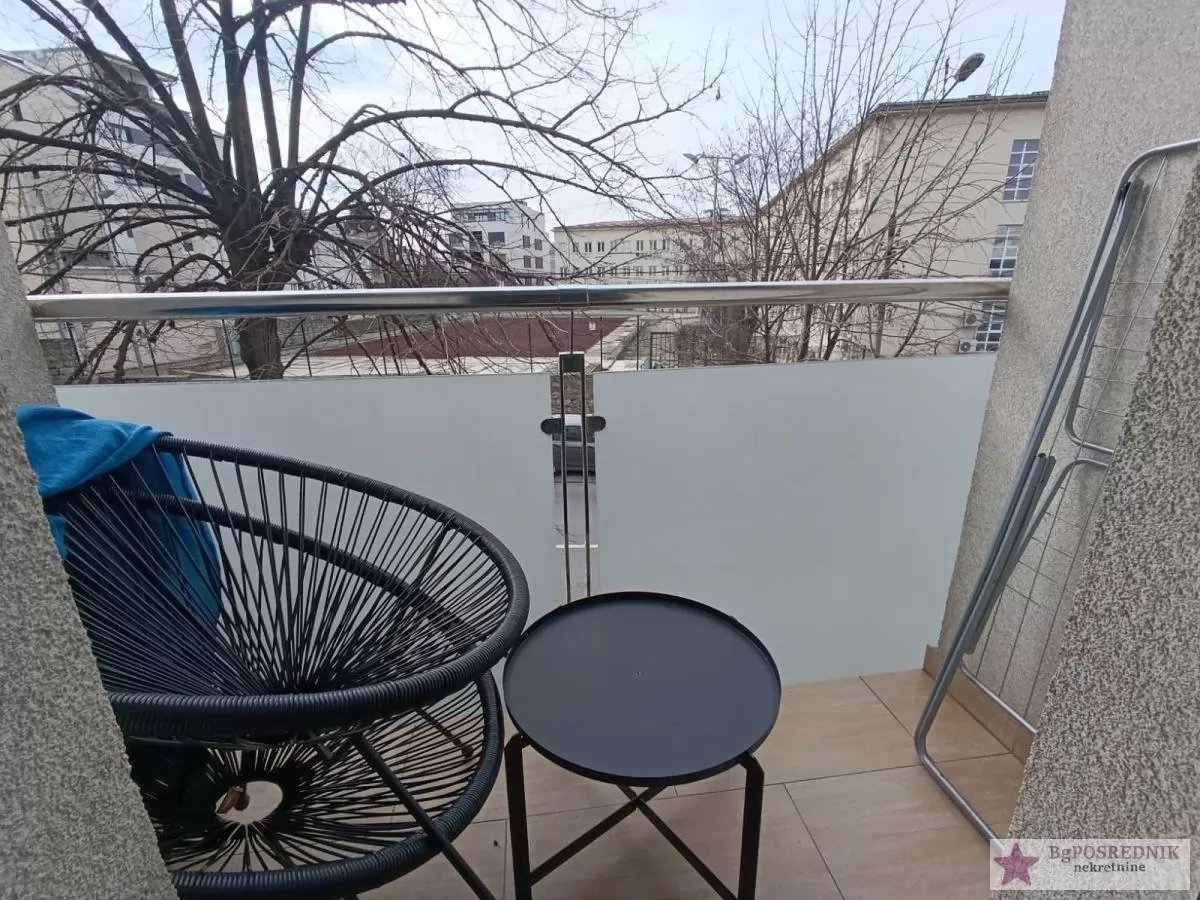 KOMPLETNO NAMEŠTEN STAN SA GARAŽNIM MESTOM! 13