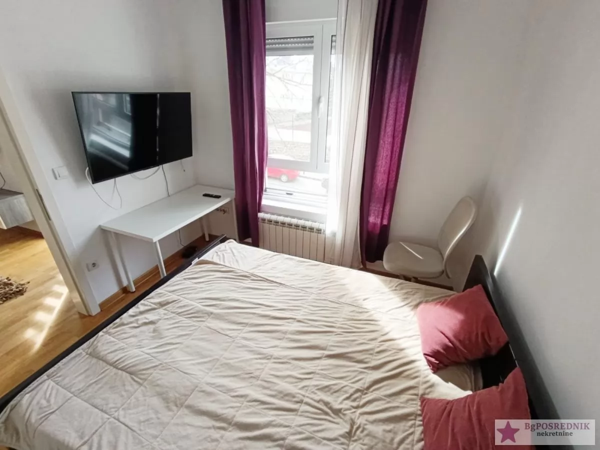 KOMPLETNO NAMEŠTEN STAN SA GARAŽNIM MESTOM! 6