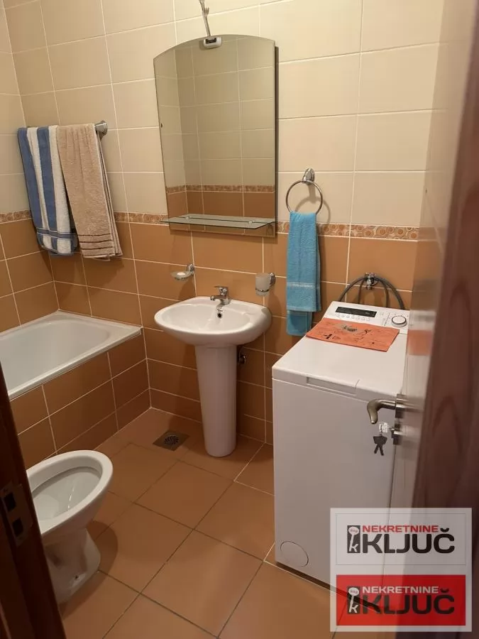 Nova detelinara,72 m2,trosoban Duplex,Namešten 11