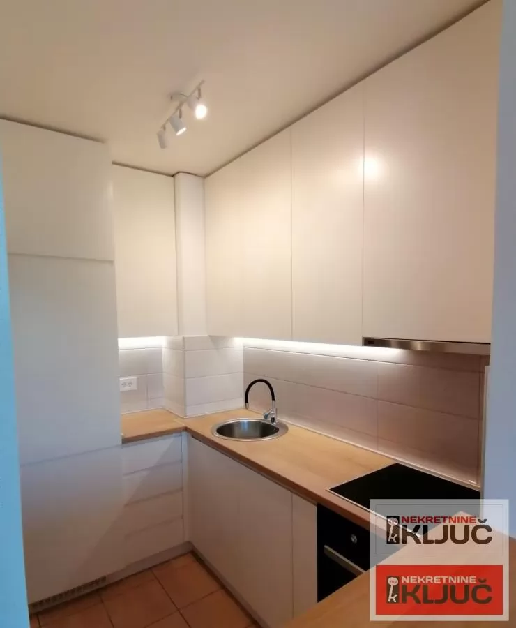Jednoiposoban stan 47 m², Novo Naselje, Novi Sad 6