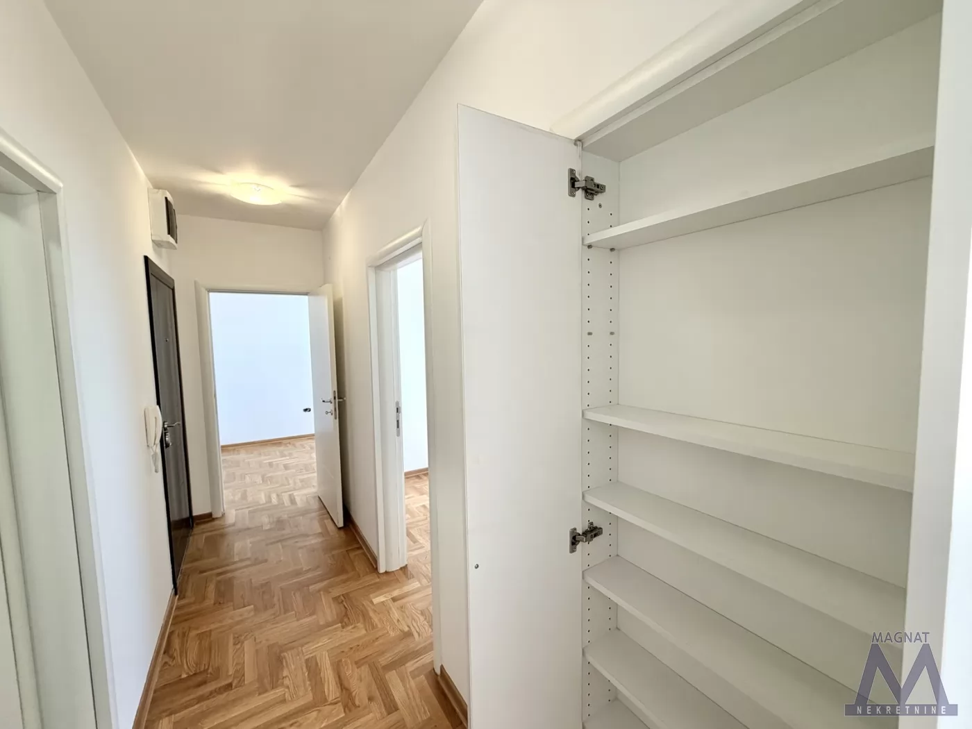 Stan,NOVI SAD,CENTAR,kv: 47, € 154500, ID: 1019410 8