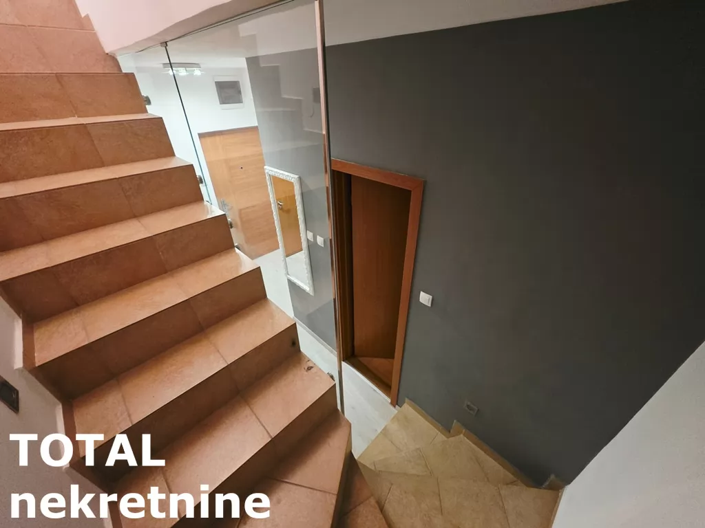 Stan,NOVI SAD,NOVA DETELINARA,kv: 72.00, € 180000, ID: 1102898 9