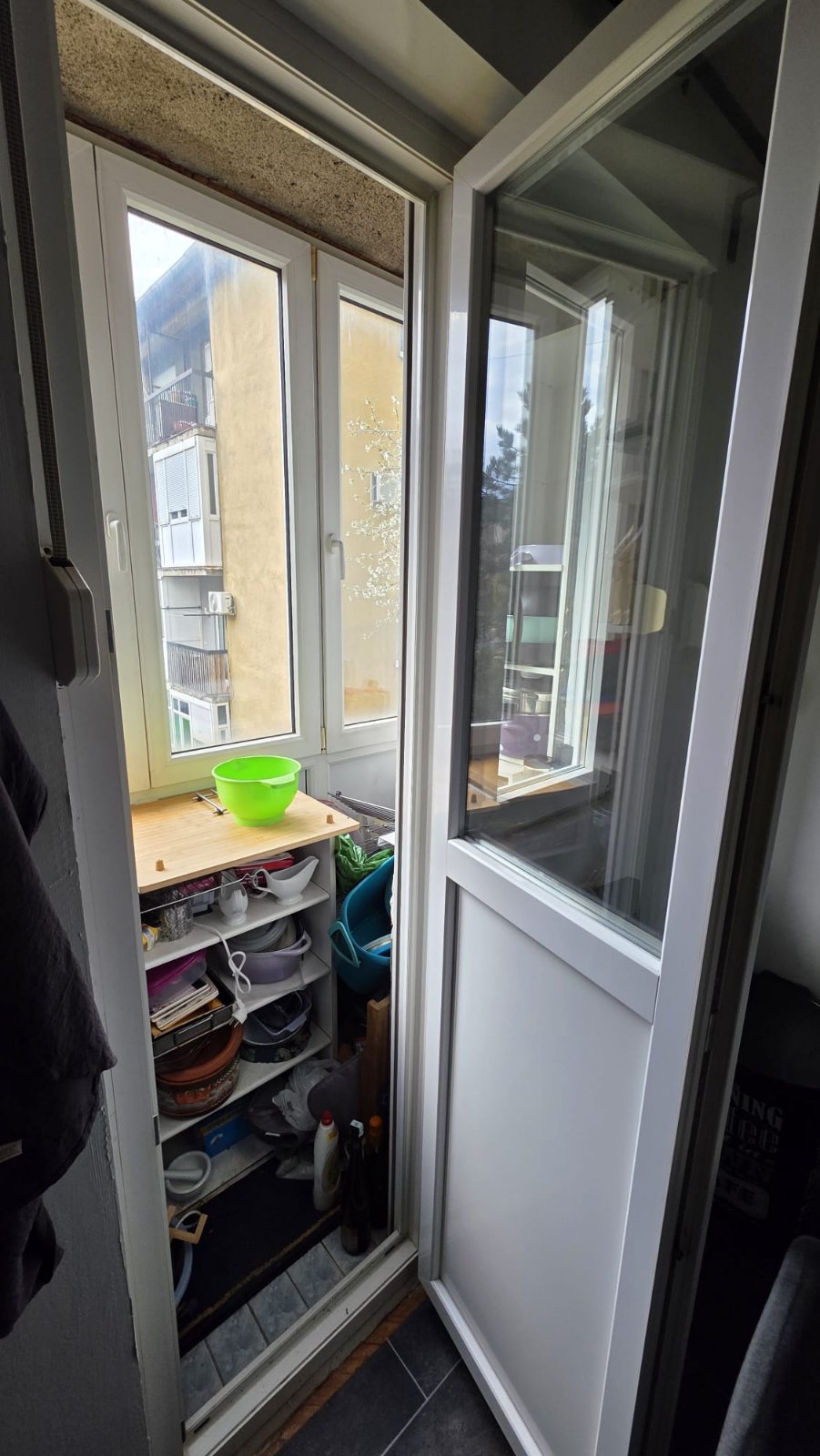 Prodaja stana na Karaburmi 62m2 5