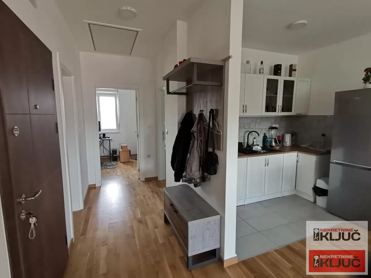 KOD NAJLON PIJACE, 62m2, Trosoban, Namešten 5